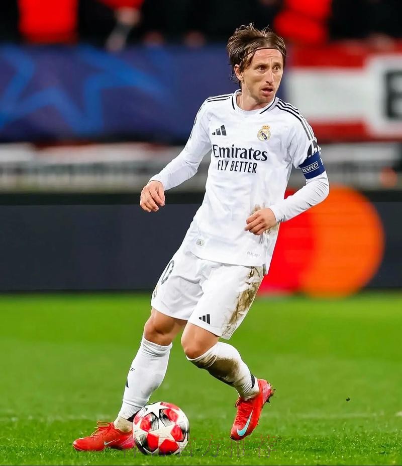 欧冠-阿扎尔传射莫德里奇破门 皇马3-0凯尔特人